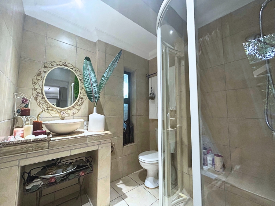 4 Bedroom Property for Sale in Rooihuiskraal Gauteng