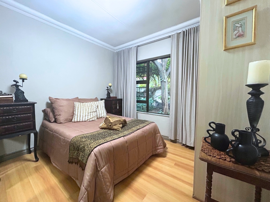 4 Bedroom Property for Sale in Rooihuiskraal Gauteng