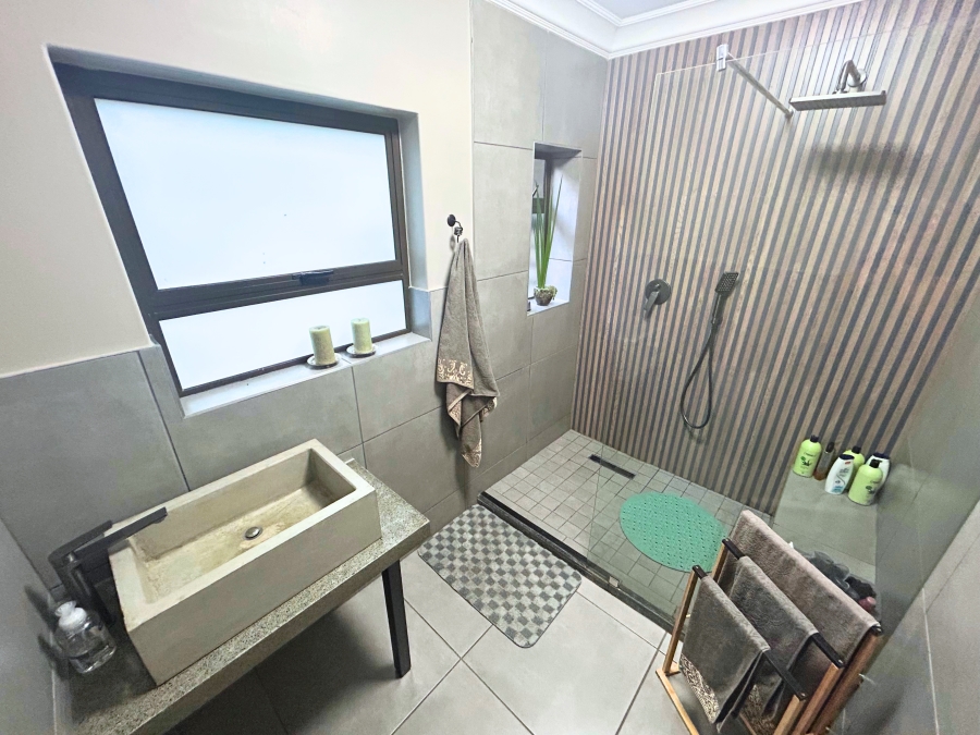 4 Bedroom Property for Sale in Rooihuiskraal Gauteng