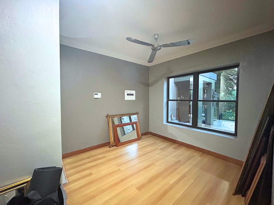 4 Bedroom Property for Sale in Rooihuiskraal Gauteng