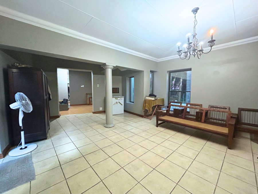 4 Bedroom Property for Sale in Rooihuiskraal Gauteng