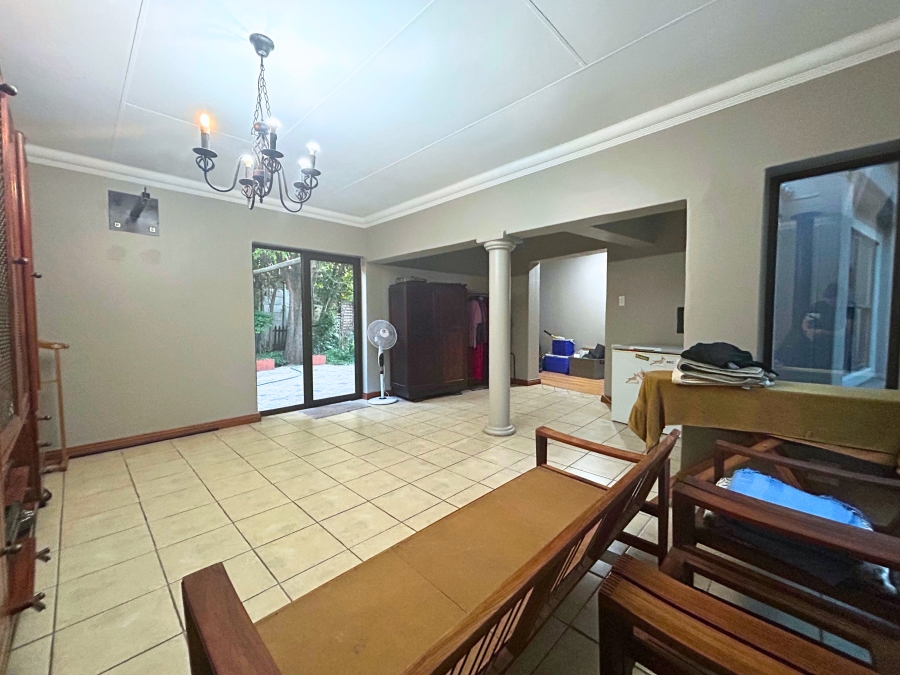 4 Bedroom Property for Sale in Rooihuiskraal Gauteng
