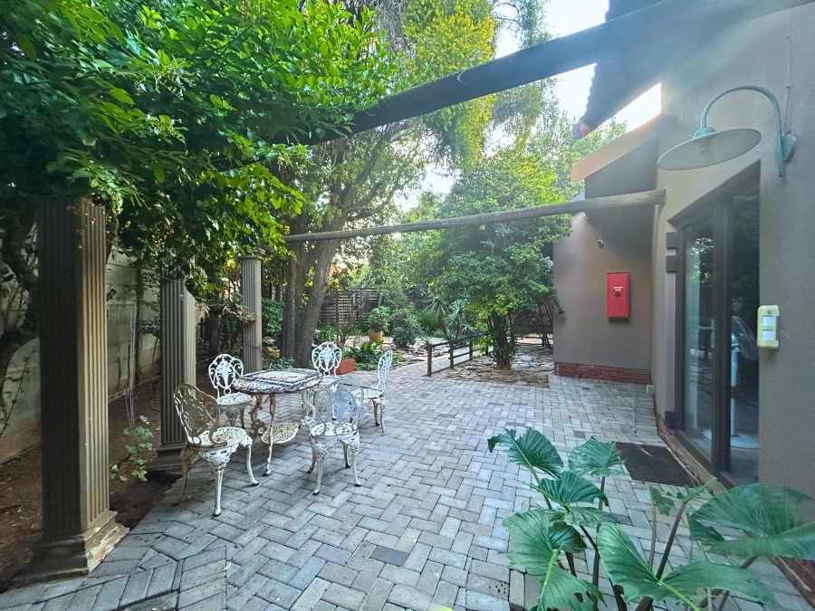 4 Bedroom Property for Sale in Rooihuiskraal Gauteng