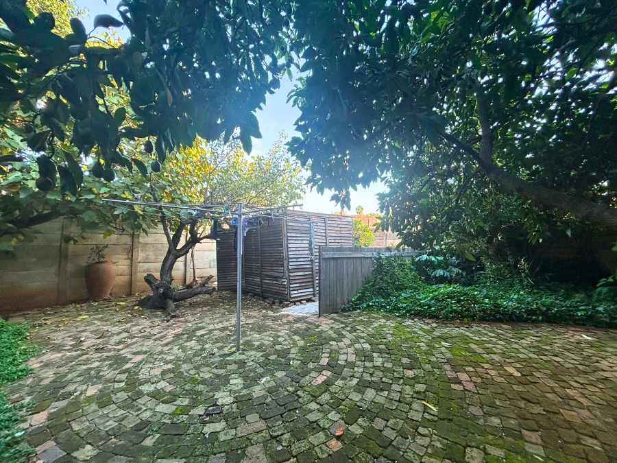 4 Bedroom Property for Sale in Rooihuiskraal Gauteng