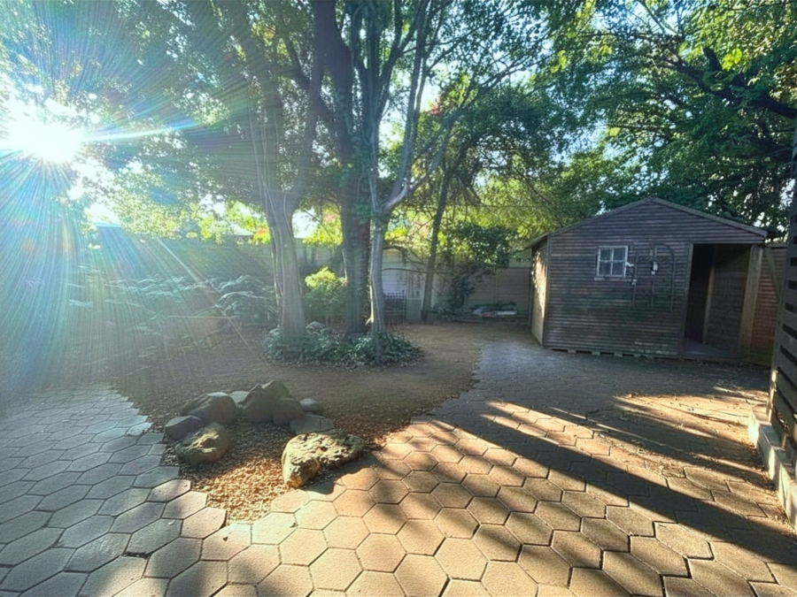 4 Bedroom Property for Sale in Rooihuiskraal Gauteng