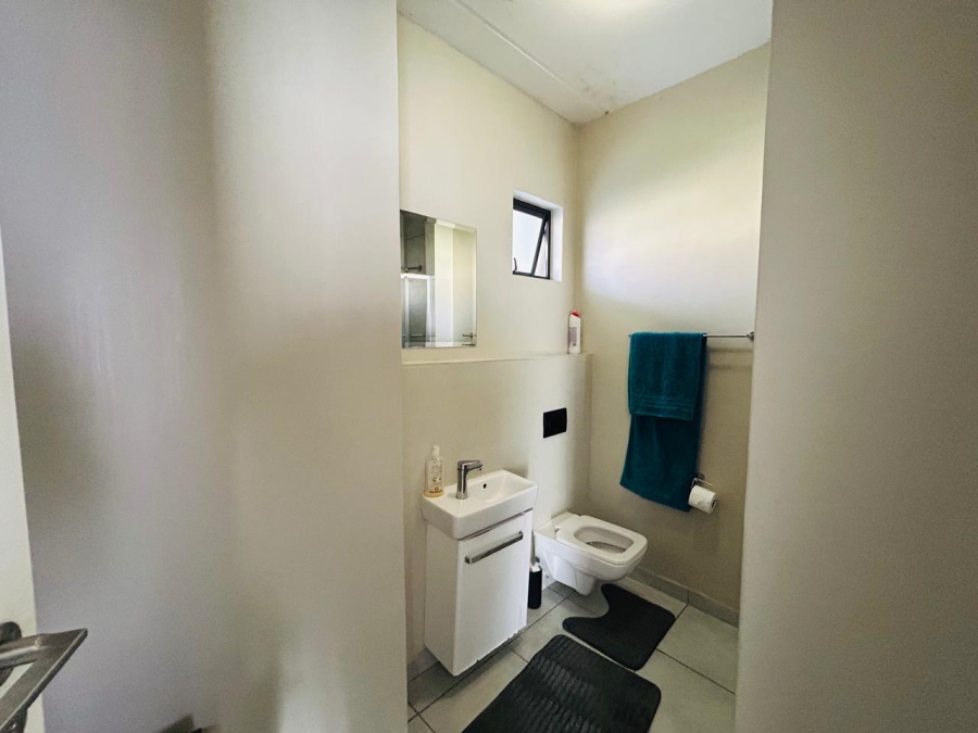 1 Bedroom Property for Sale in Grand Central Gauteng