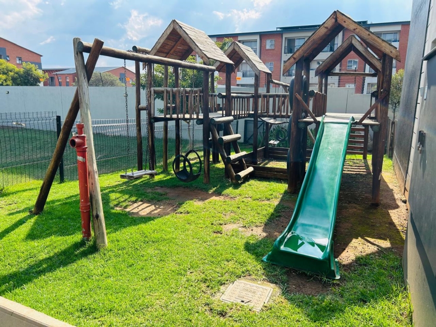 1 Bedroom Property for Sale in Grand Central Gauteng