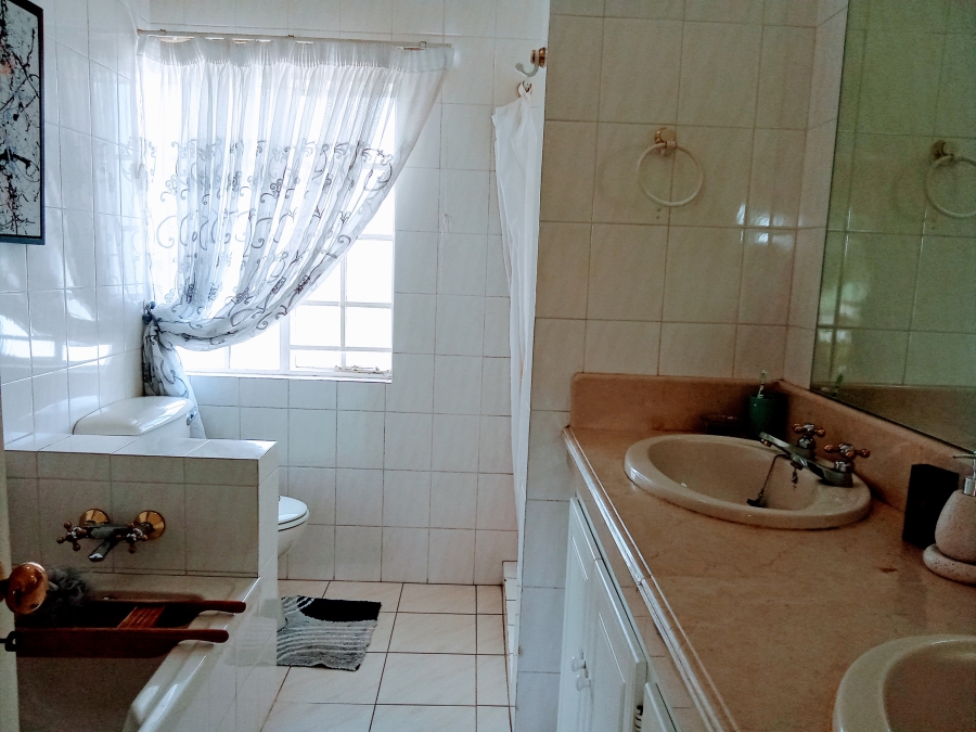 3 Bedroom Property for Sale in Roodekrans Gauteng