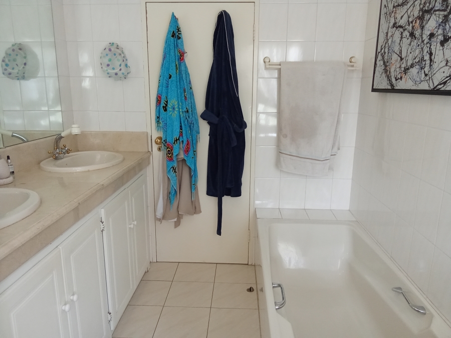 3 Bedroom Property for Sale in Roodekrans Gauteng