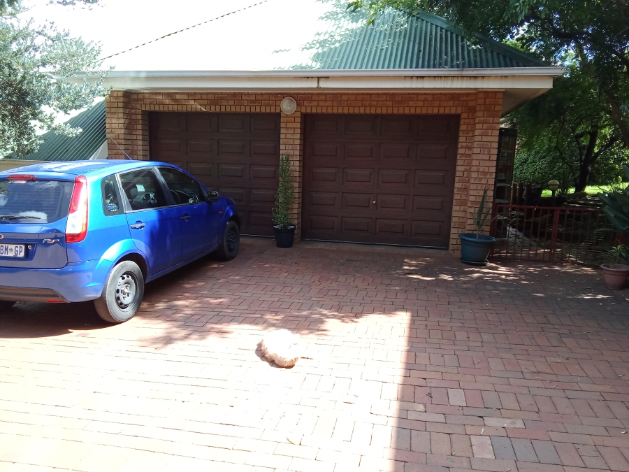 3 Bedroom Property for Sale in Roodekrans Gauteng