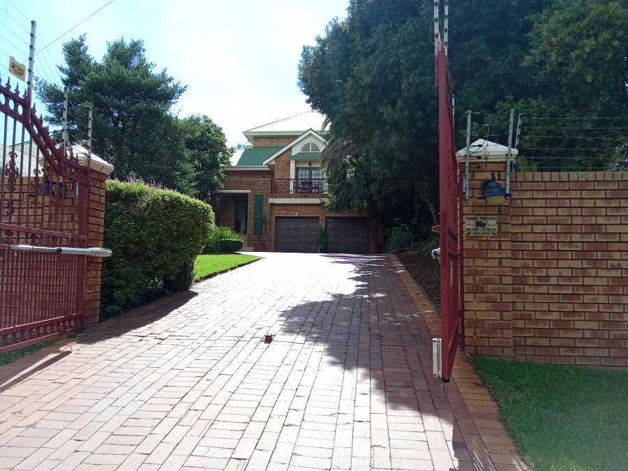 3 Bedroom Property for Sale in Roodekrans Gauteng