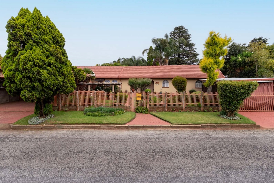 4 Bedroom Property for Sale in Bonaero Park Gauteng