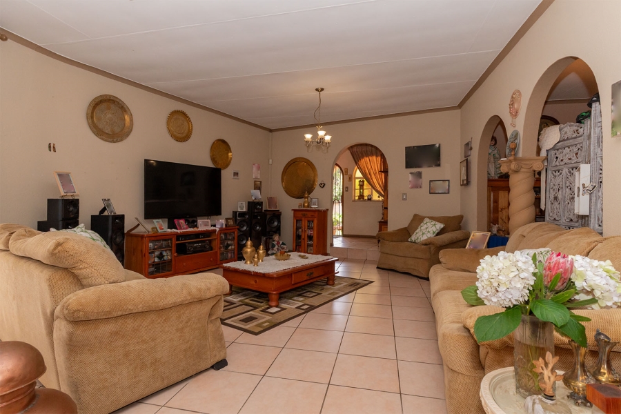 4 Bedroom Property for Sale in Bonaero Park Gauteng