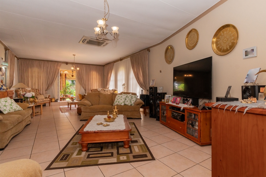 4 Bedroom Property for Sale in Bonaero Park Gauteng