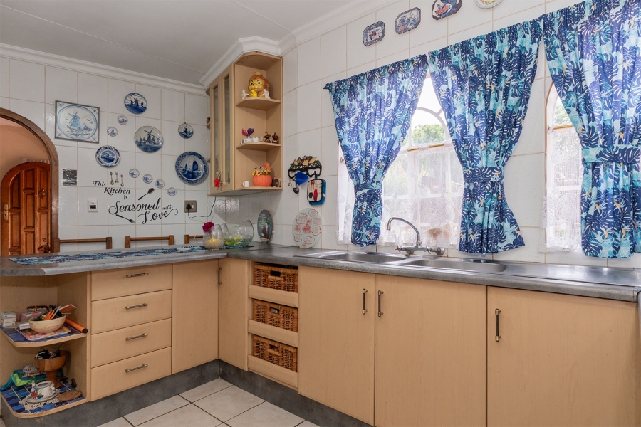 4 Bedroom Property for Sale in Bonaero Park Gauteng