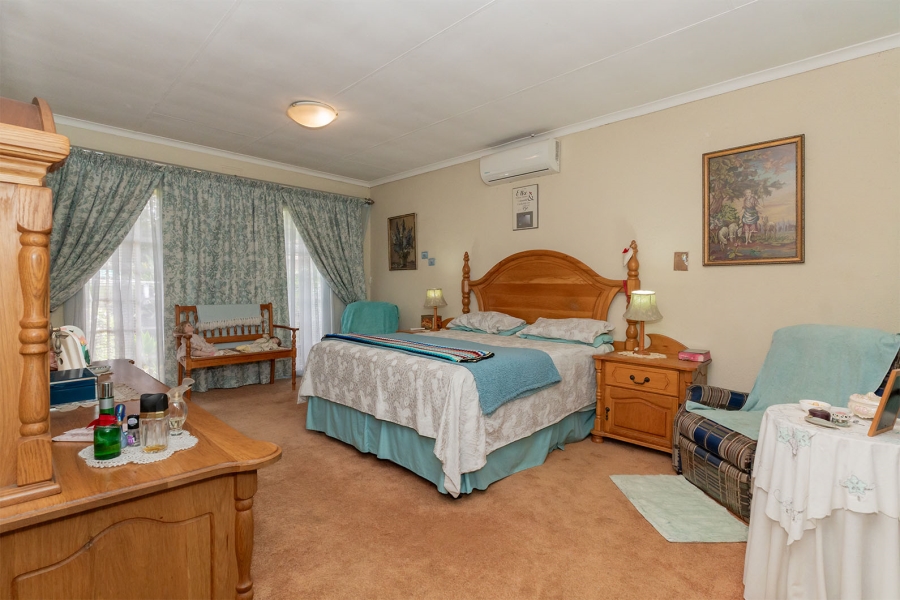 4 Bedroom Property for Sale in Bonaero Park Gauteng