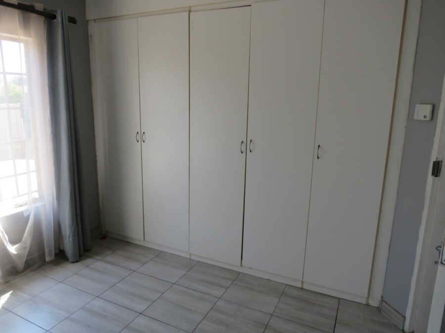 2 Bedroom Property for Sale in Andeon Gauteng