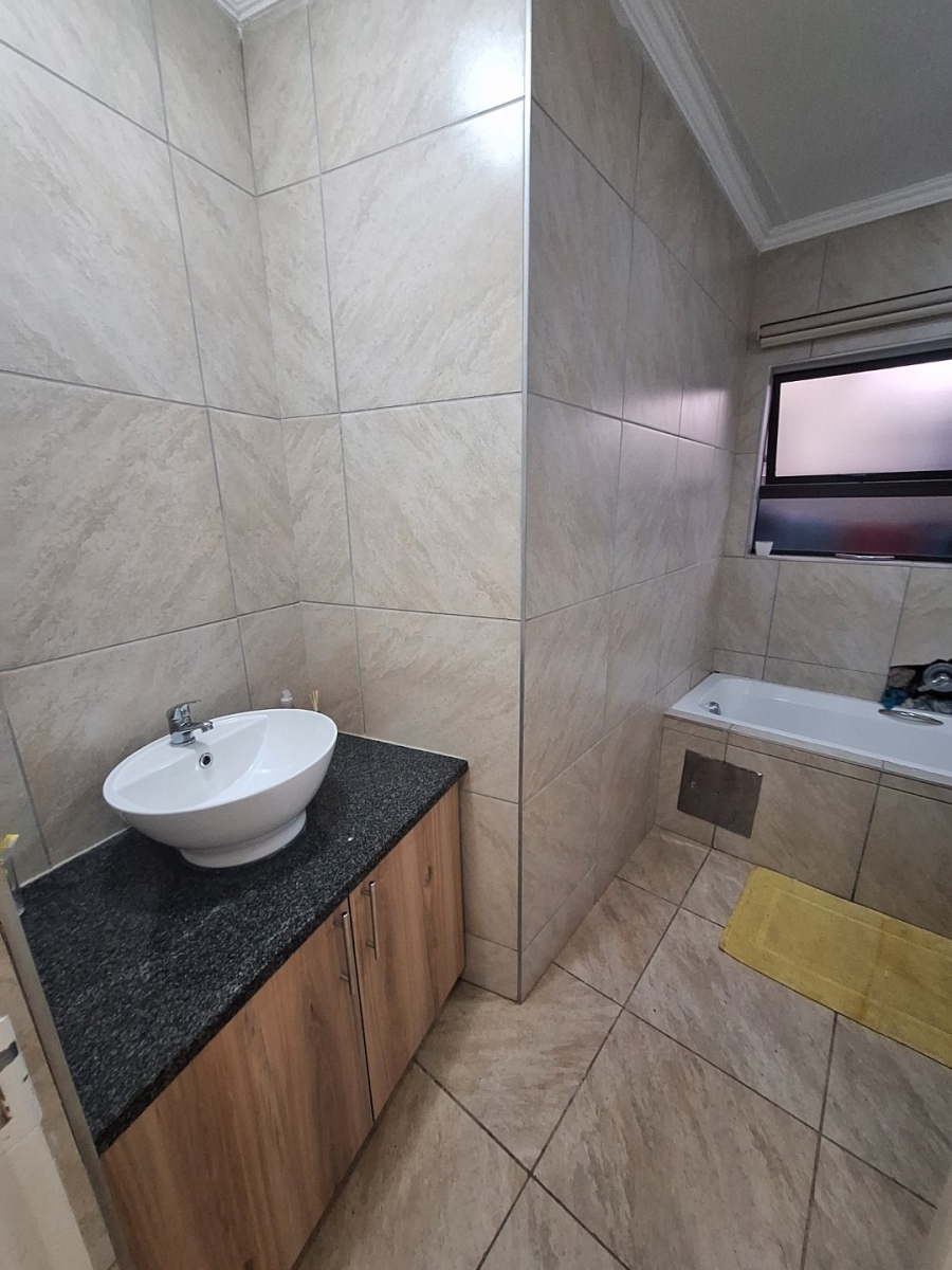 4 Bedroom Property for Sale in Amandasig Gauteng