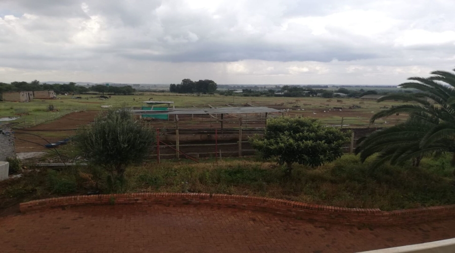 6 Bedroom Property for Sale in Agricultural Holding 464 Gauteng