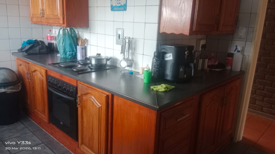 To Let 2 Bedroom Property for Rent in Sonland Park Gauteng
