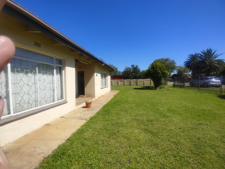 To Let 3 Bedroom Property for Rent in Sonland Park Gauteng