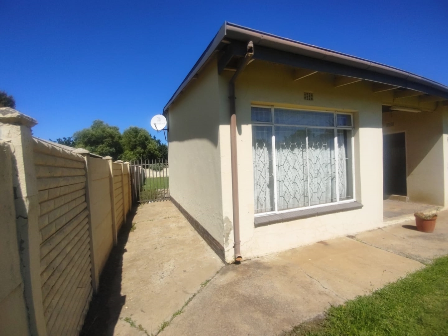 To Let 3 Bedroom Property for Rent in Sonland Park Gauteng