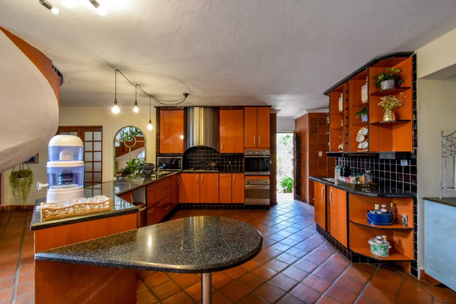 7 Bedroom Property for Sale in Moreleta Park Gauteng