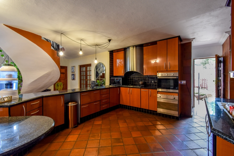 7 Bedroom Property for Sale in Moreleta Park Gauteng