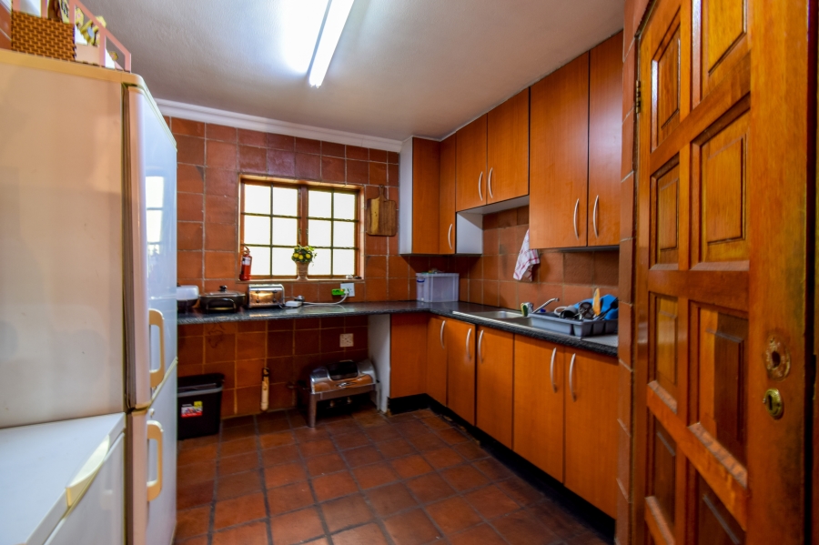 7 Bedroom Property for Sale in Moreleta Park Gauteng