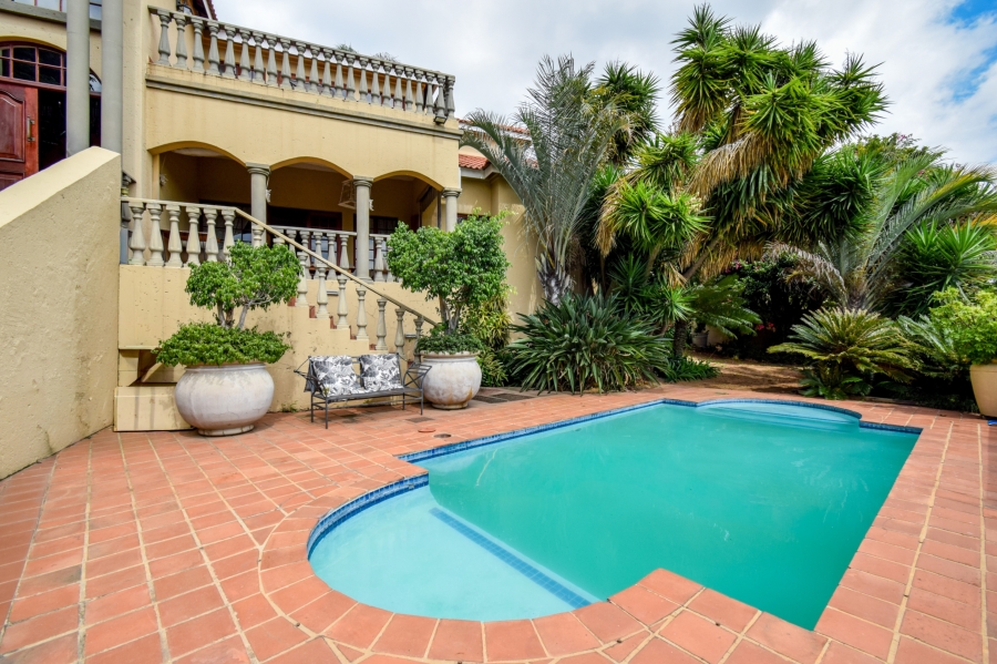 7 Bedroom Property for Sale in Moreleta Park Gauteng