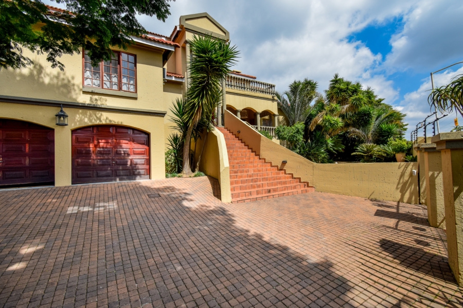 7 Bedroom Property for Sale in Moreleta Park Gauteng