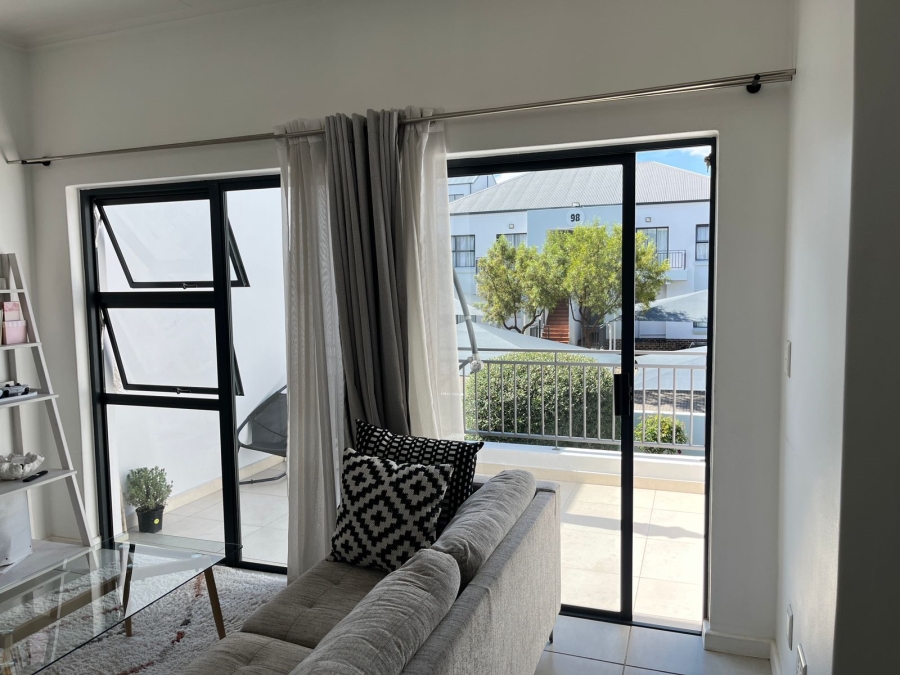 To Let 1 Bedroom Property for Rent in Greenstone Ridge Gauteng