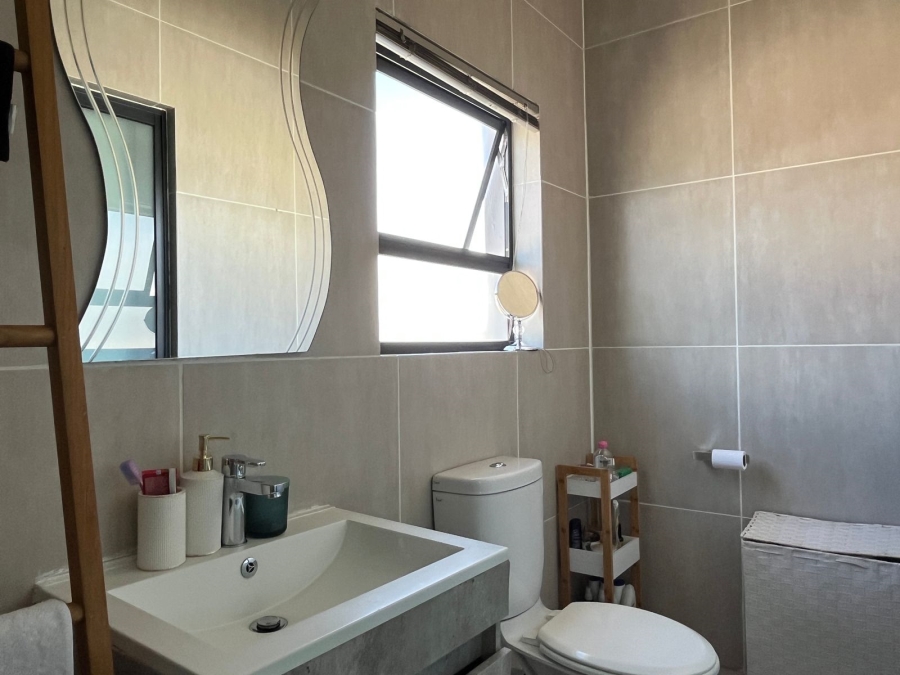 To Let 1 Bedroom Property for Rent in Greenstone Ridge Gauteng