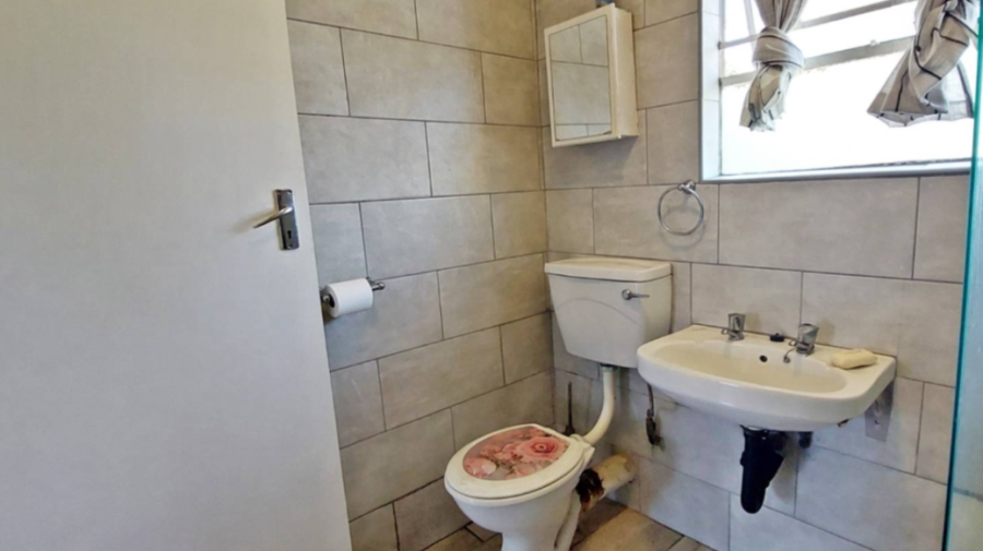 2 Bedroom Property for Sale in Verwoerdpark Gauteng