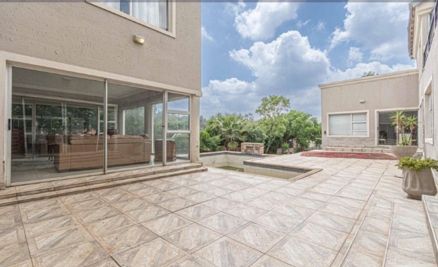 5 Bedroom Property for Sale in Mondeor Gauteng