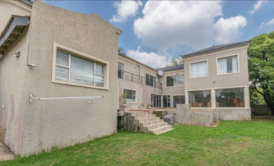 5 Bedroom Property for Sale in Mondeor Gauteng