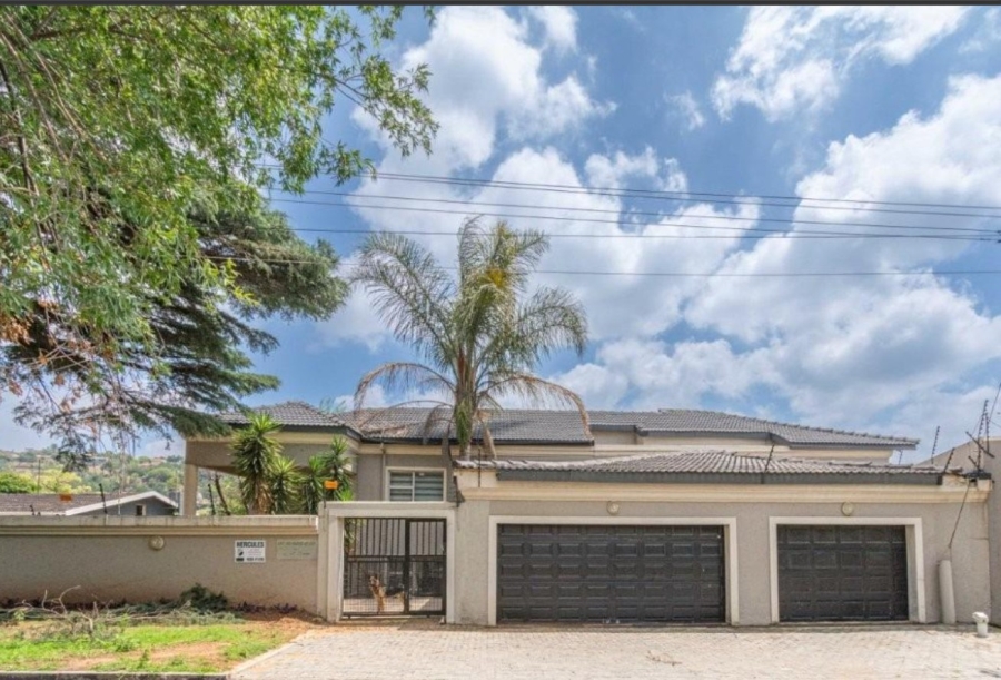 5 Bedroom Property for Sale in Mondeor Gauteng