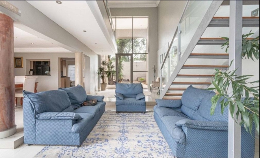 5 Bedroom Property for Sale in Mondeor Gauteng