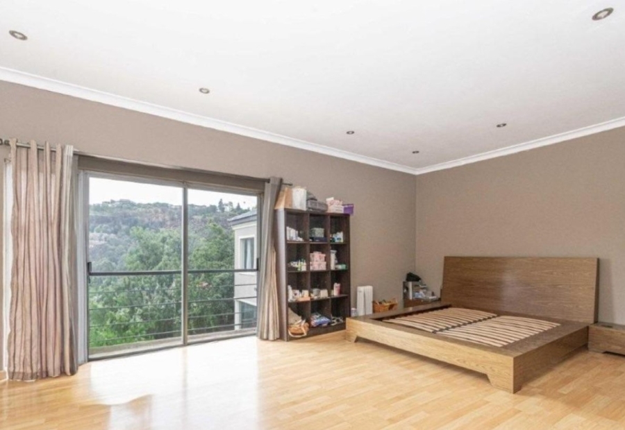 5 Bedroom Property for Sale in Mondeor Gauteng