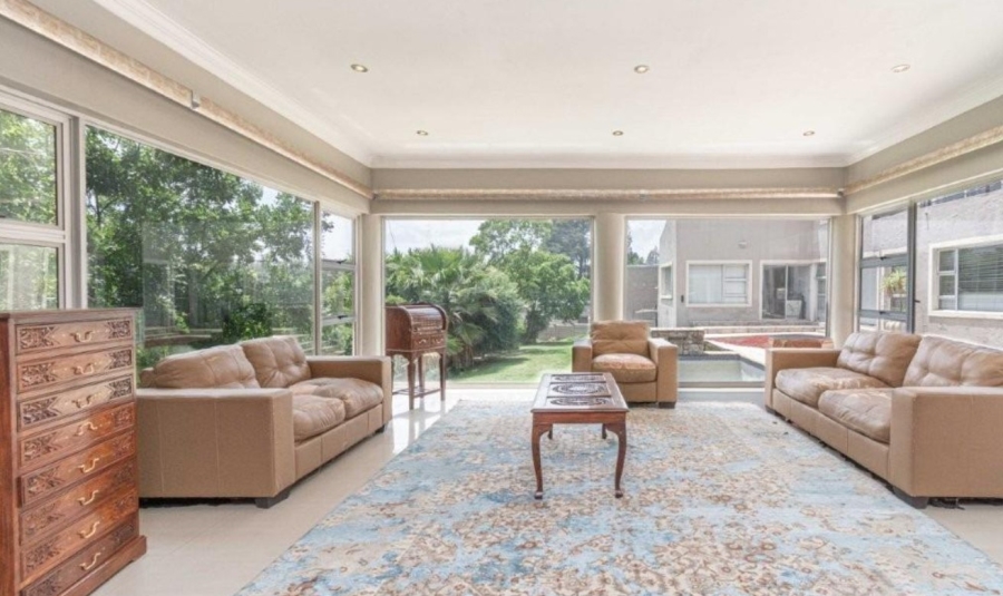 5 Bedroom Property for Sale in Mondeor Gauteng