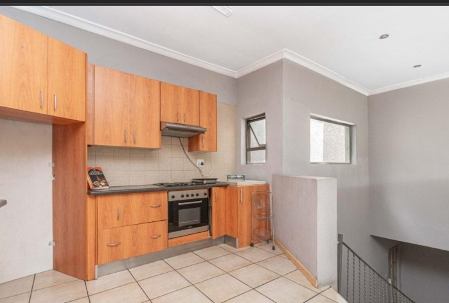 5 Bedroom Property for Sale in Mondeor Gauteng