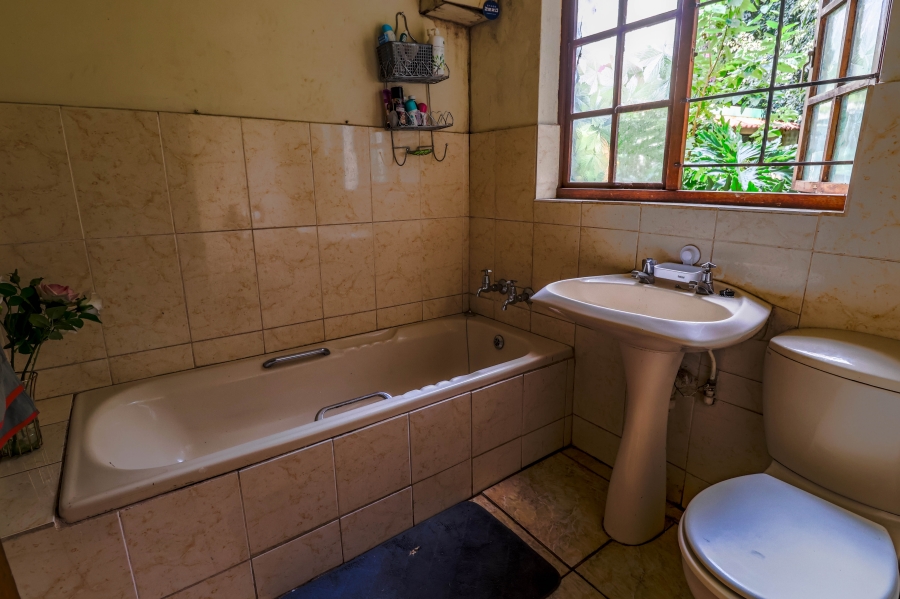 3 Bedroom Property for Sale in Rooihuiskraal North Gauteng