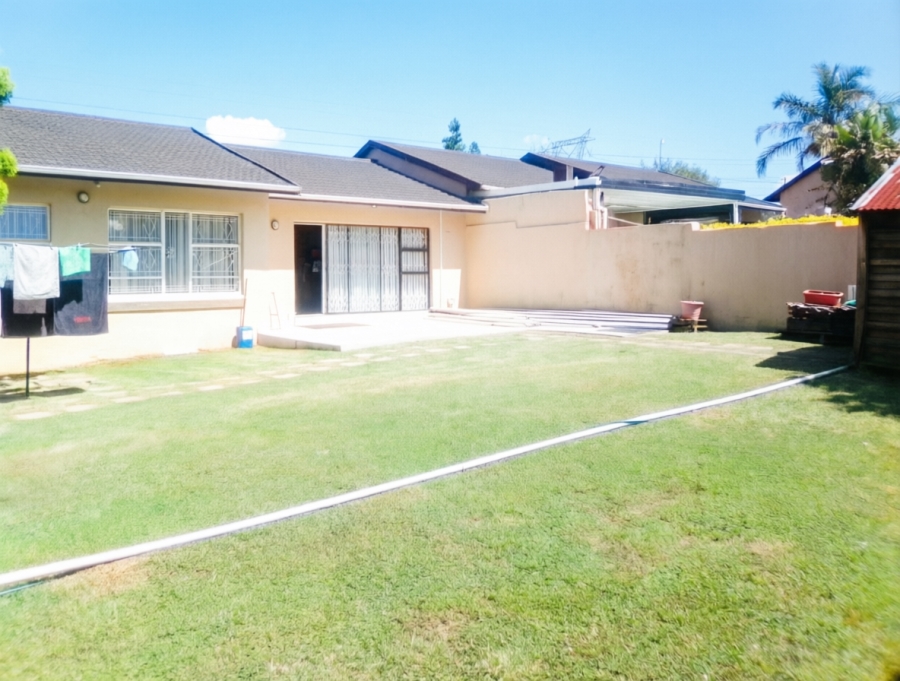 4 Bedroom Property for Sale in Buccleuch Gauteng