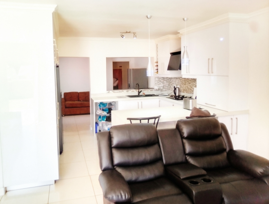 4 Bedroom Property for Sale in Buccleuch Gauteng