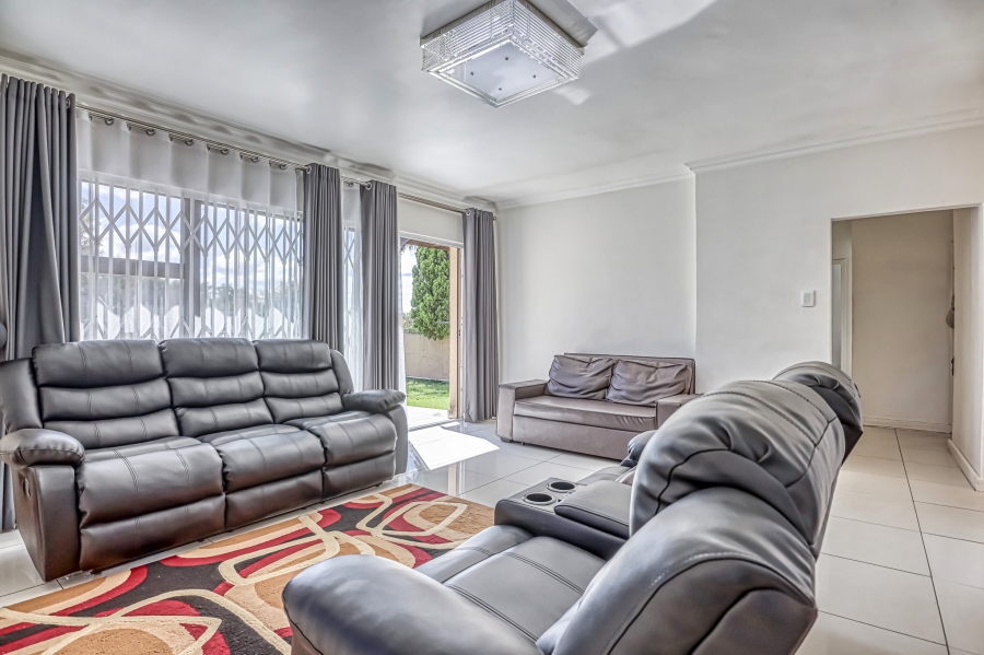 4 Bedroom Property for Sale in Buccleuch Gauteng