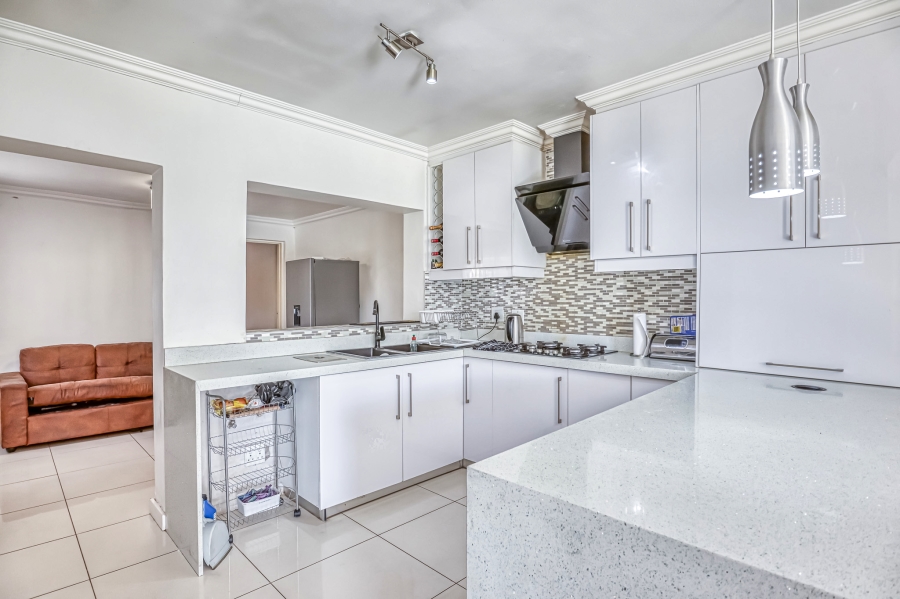 4 Bedroom Property for Sale in Buccleuch Gauteng