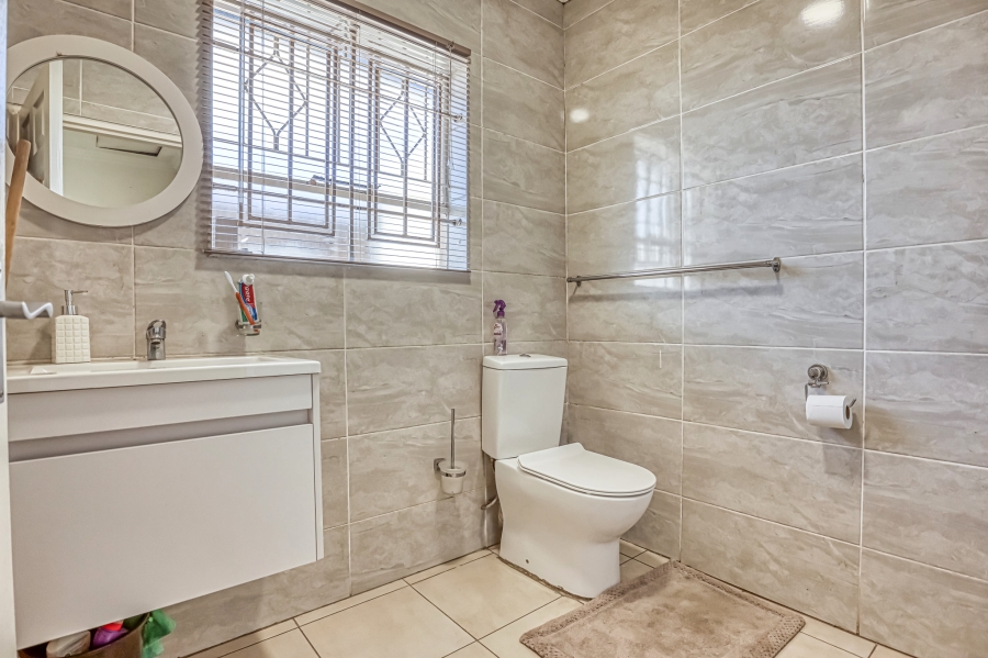 4 Bedroom Property for Sale in Buccleuch Gauteng