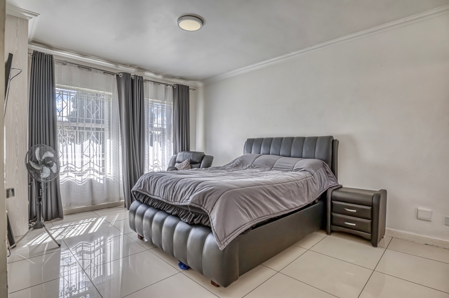 4 Bedroom Property for Sale in Buccleuch Gauteng