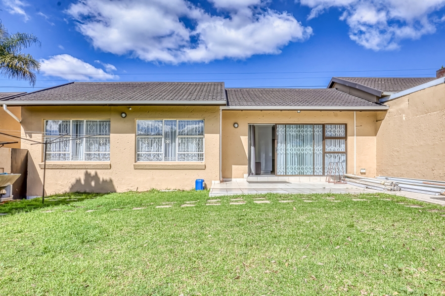 4 Bedroom Property for Sale in Buccleuch Gauteng