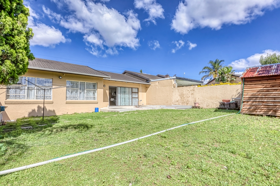 4 Bedroom Property for Sale in Buccleuch Gauteng